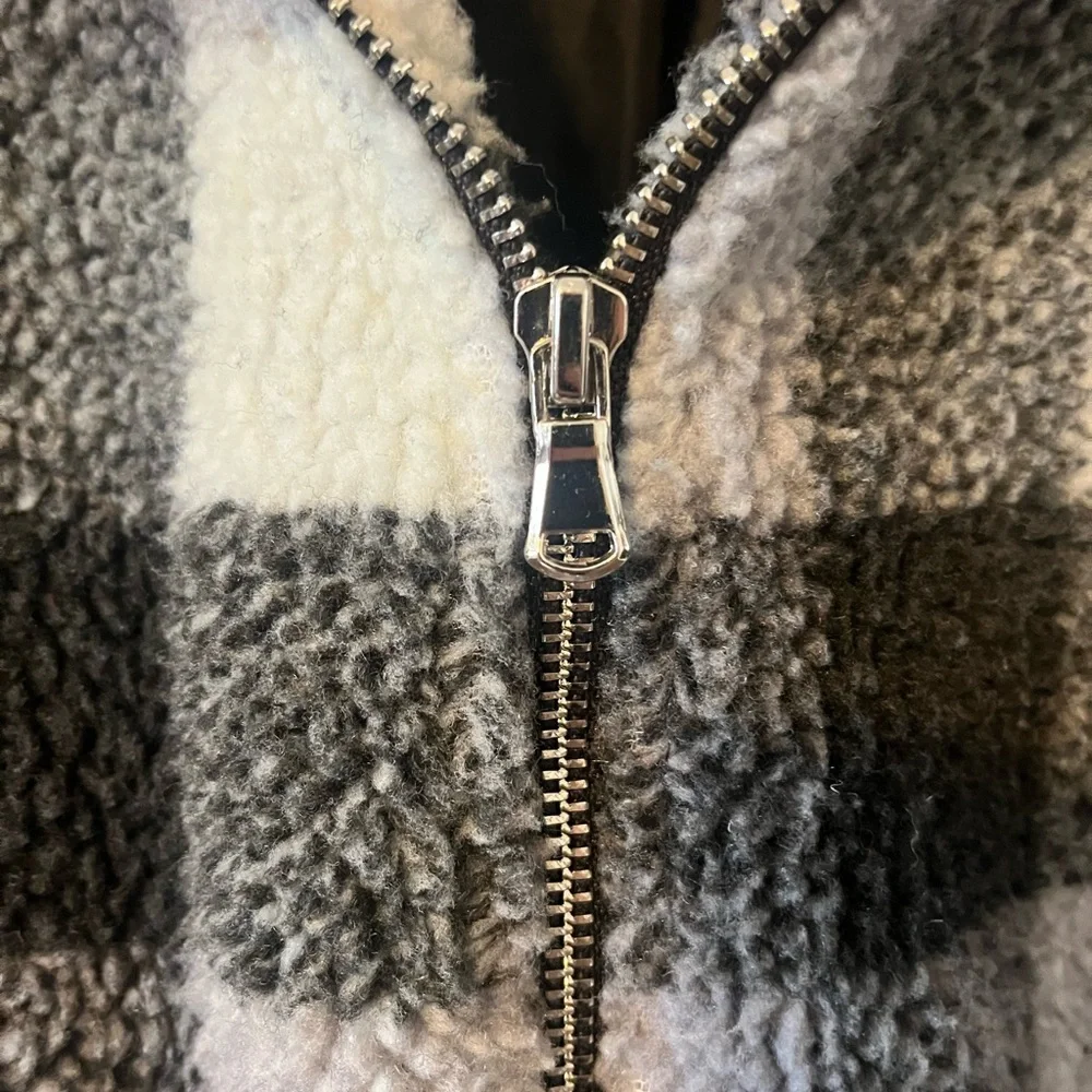Tiger Mist Gray Sherpa Jacket - Picture 3 of 5